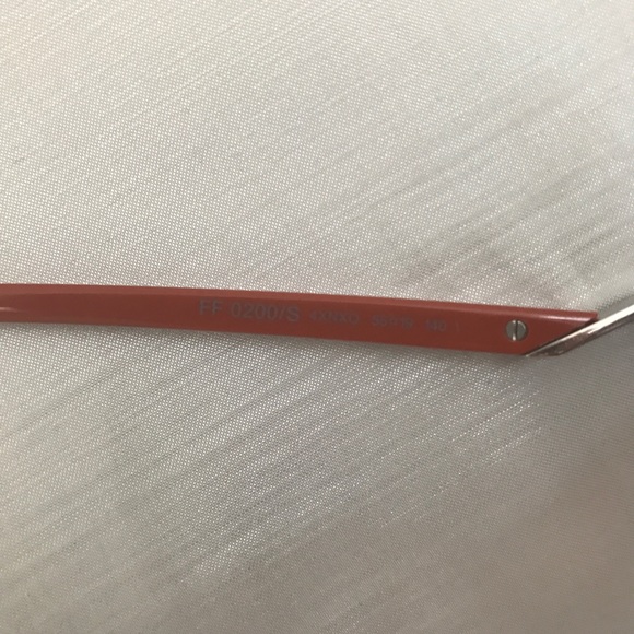 Authentic Fendi cat eye wayfarer zigzag sunglasses - Picture 5 of 8